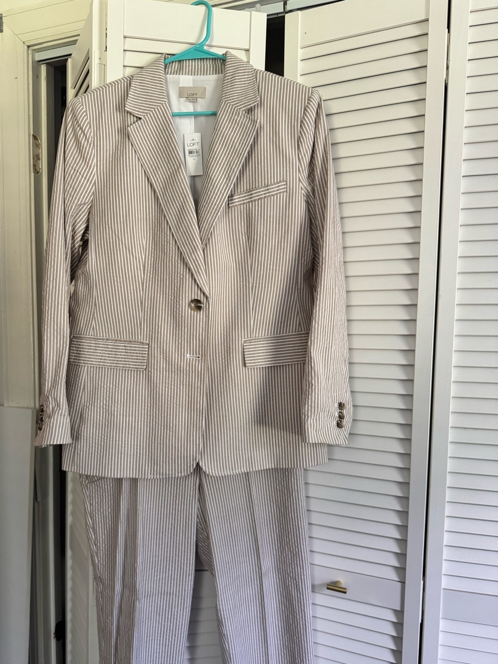 LOFT womens Beige Pinstripe Blazer and ankle pant Suit. New with tags. Size 14